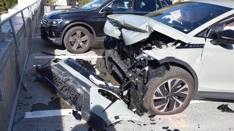 Frau am Steuer verursacht Unfall in Pontresina +++ Rega im Einsatz +++ Kapo Graubünden sucht Zeugen