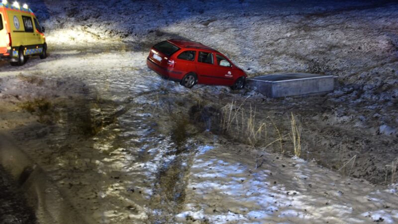 Unfall in Tschamut auf der Oberalppaßstraße: Auto kommt von Straße ab