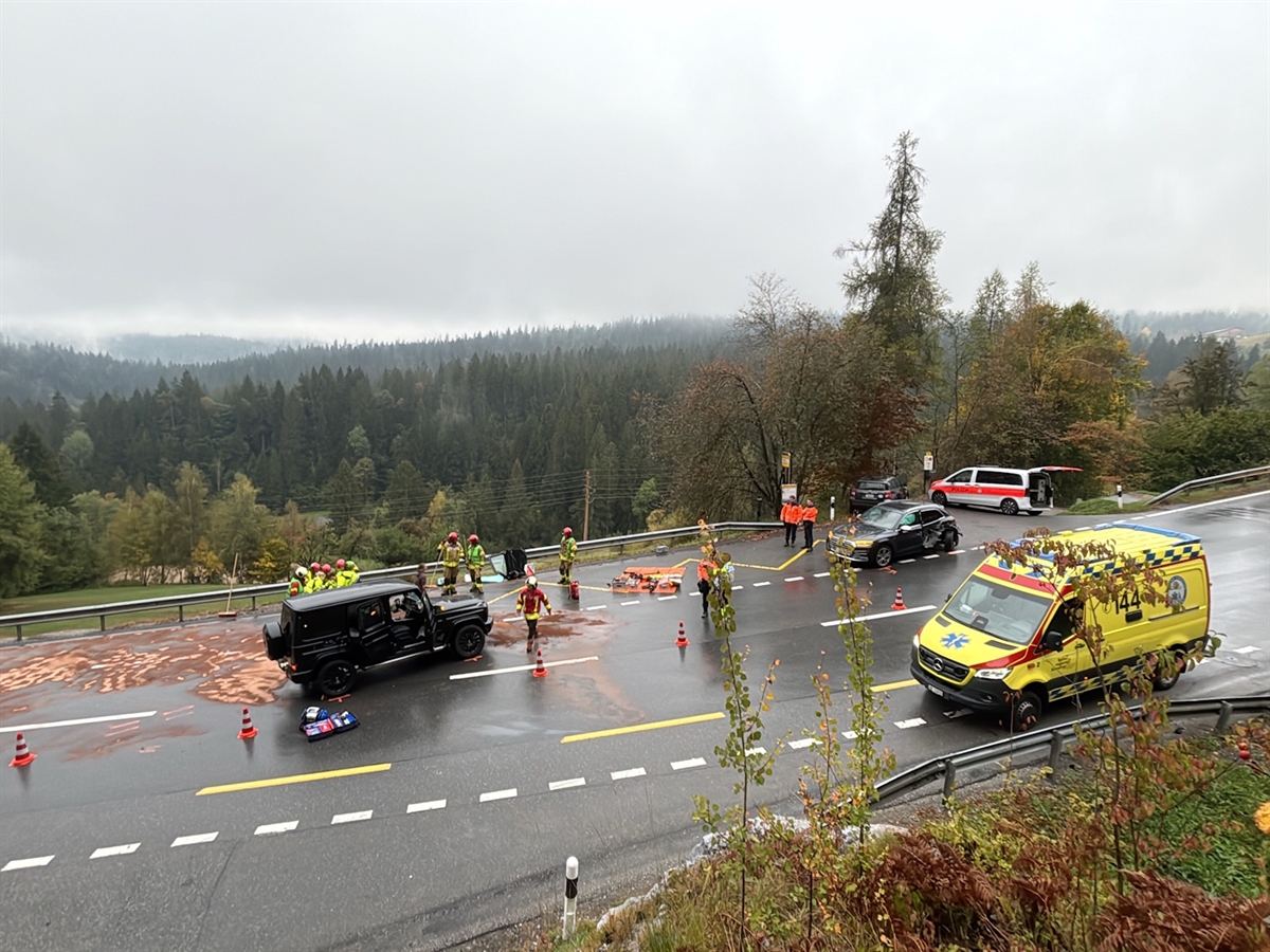Unfall in Flims: Sattelauflieger kollidiert mit Fahrzeugen
